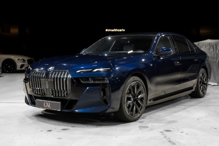 BMW  I7